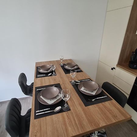 Apartman Nika ซริกเวนิซา ภายนอก รูปภาพ